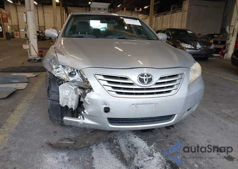 2009 Toyota Camry Le z USA, uszkodzony, nr VIN JTNBE46KX93188883